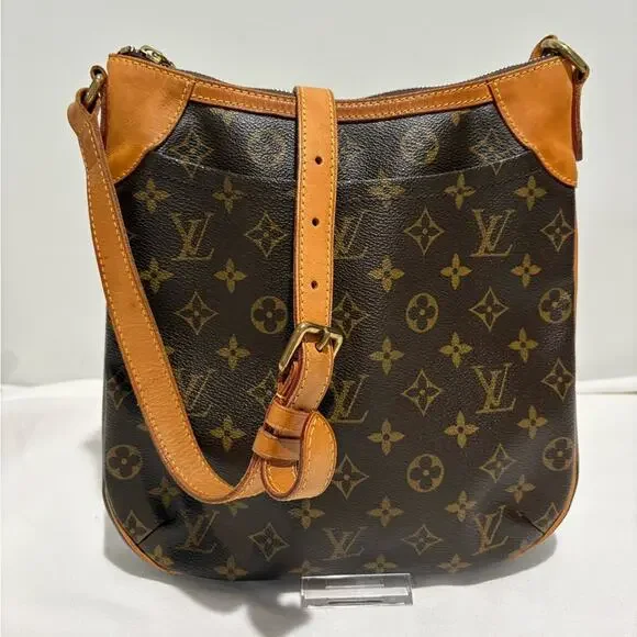 Authentic Louis Vuitton Monogram Odeon PM Crossbody with certificate - Picture 2 of 15